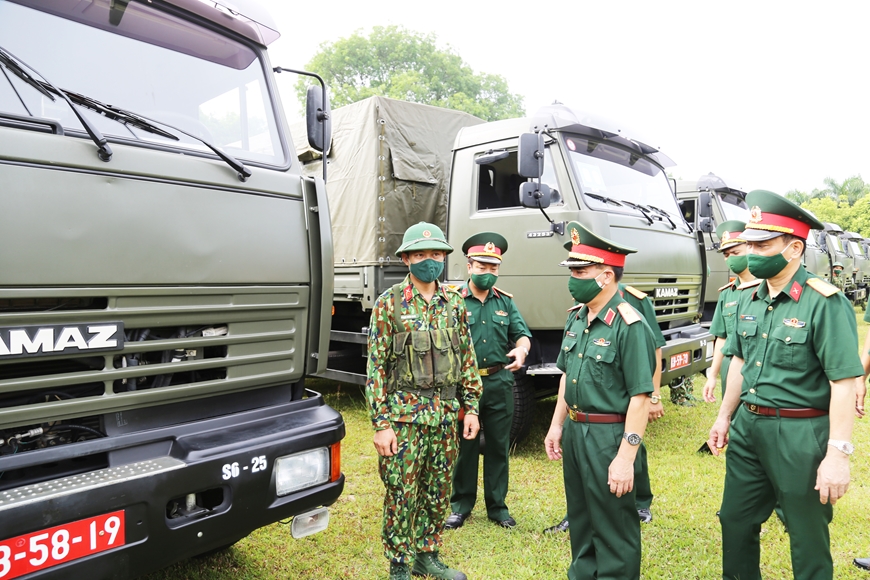 Trân trọng tin, bài của những người vừa chống dịch, vừa cầm bút